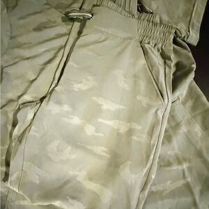 SCRUB SET: Healing Hands Camouflage Jogger Pants & Top - never worn